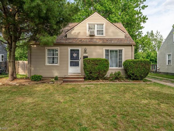 4327 W 189th Street , Cleveland, OH 44135