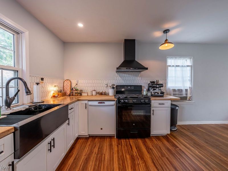 4327 W 189th Street , Cleveland, OH 44135 Photo 7