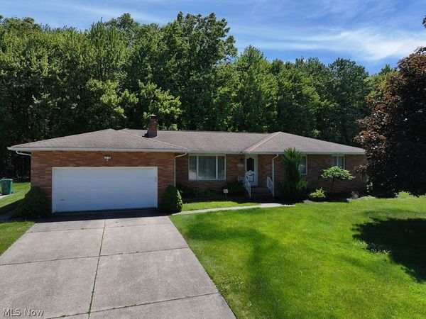 25200 Pleasant Trail , Richmond Heights, OH 44143