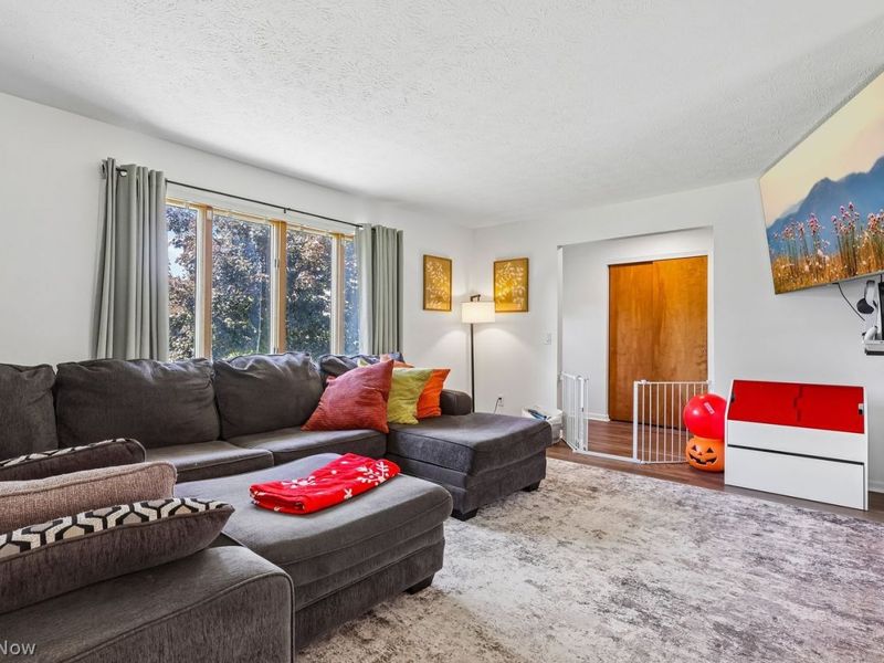 5089 State Rte 303, Ravenna, OH 44266 Photo 6