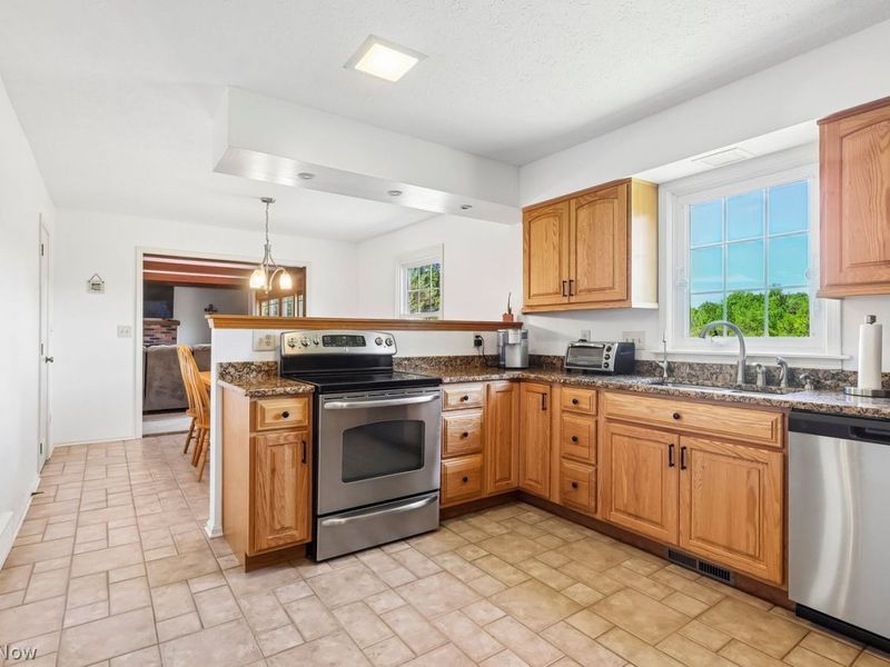 13586 Fox Hills Drive , Novelty, OH 44072 Photo 3