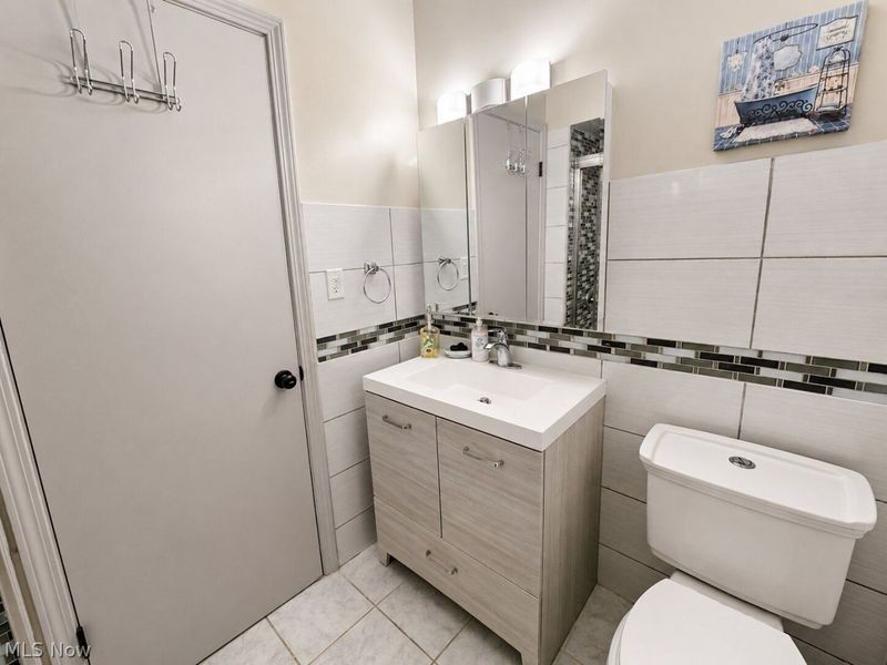 2876 Pease Drive , Unit 208, Rocky River, OH 44116 Photo 10