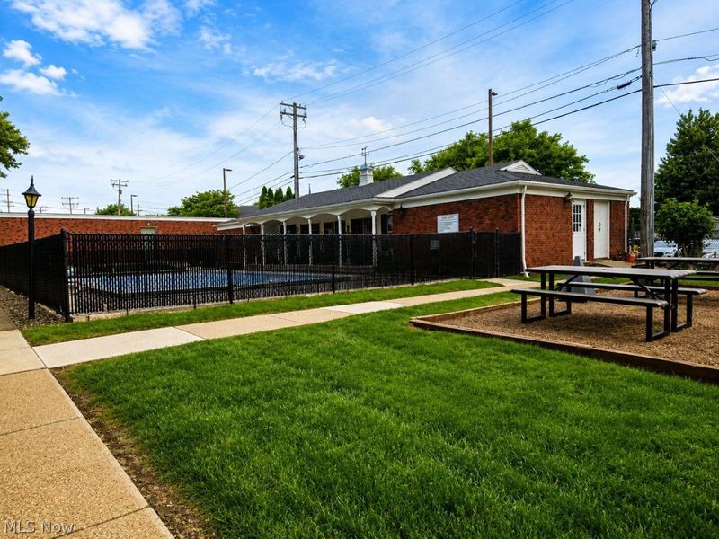 2876 Pease Drive , Unit 208, Rocky River, OH 44116 Photo 20