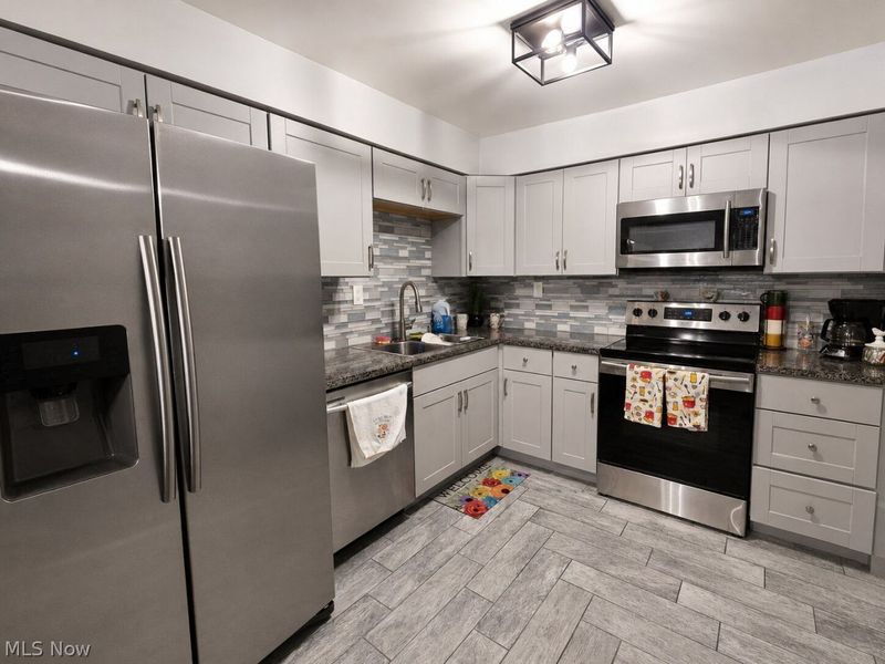 2876 Pease Drive , Unit 208, Rocky River, OH 44116 Photo 6