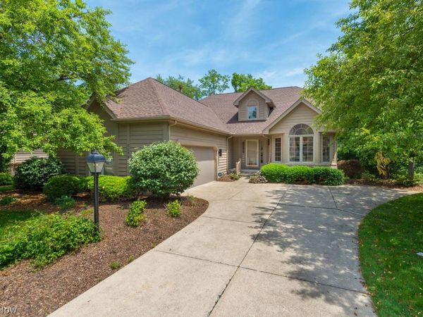 2039 Waters Edge Drive , Westlake, OH 44145