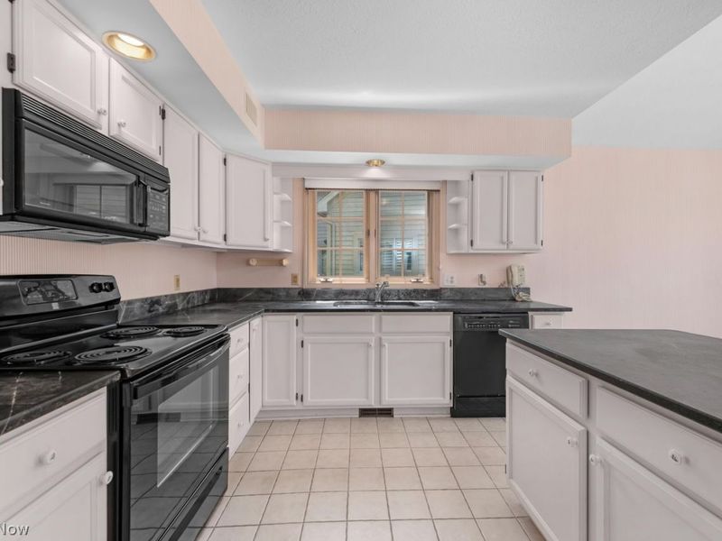 2039 Waters Edge Drive , Westlake, OH 44145 Photo 15