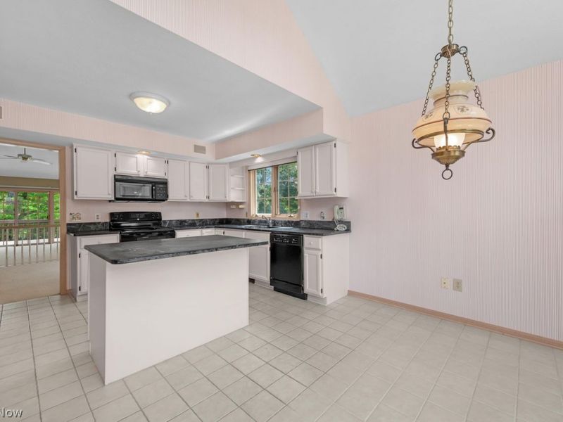 2039 Waters Edge Drive , Westlake, OH 44145 Photo 18