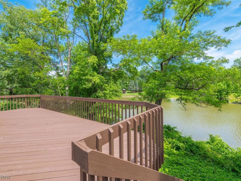 2039 Waters Edge Drive , Westlake, OH 44145 Photo 3