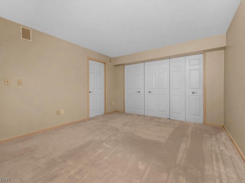 2039 Waters Edge Drive , Westlake, OH 44145 Photo 38