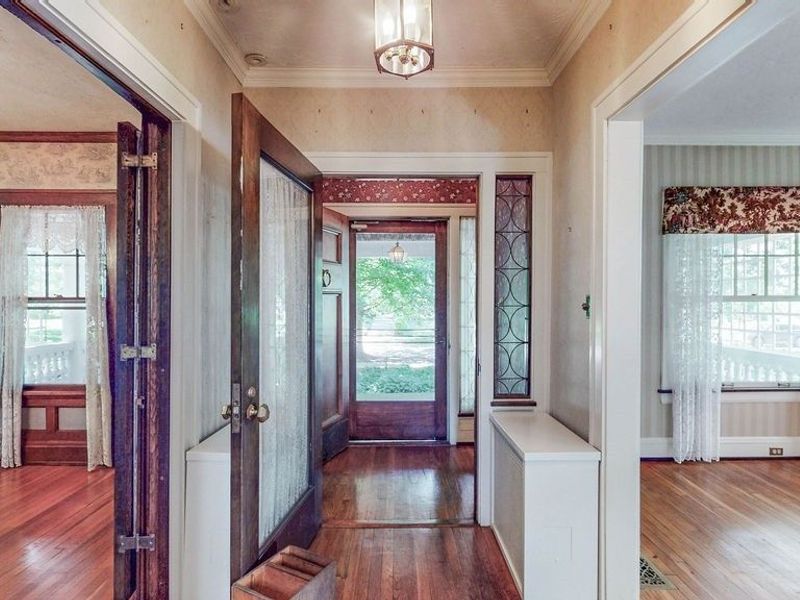2955 Scarborough Road , Cleveland Heights, OH 44118 Photo 3