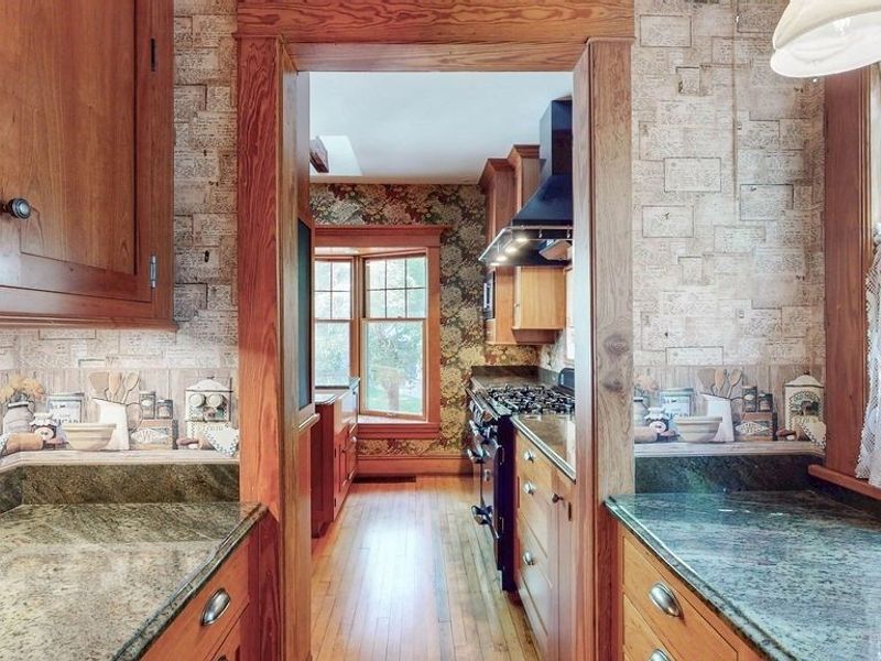 2955 Scarborough Road , Cleveland Heights, OH 44118 Photo 8
