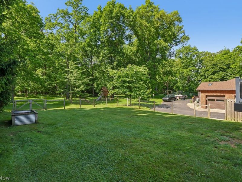 11736 Valley View Road , Sagamore Hills, OH 44067 Photo 16