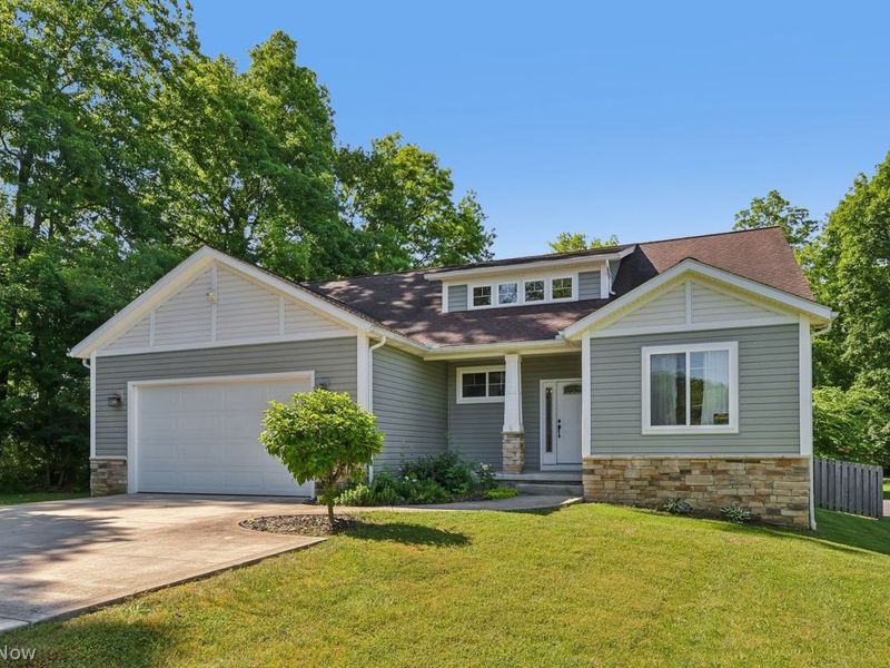11736 Valley View Road , Sagamore Hills, OH 44067 Photo 2