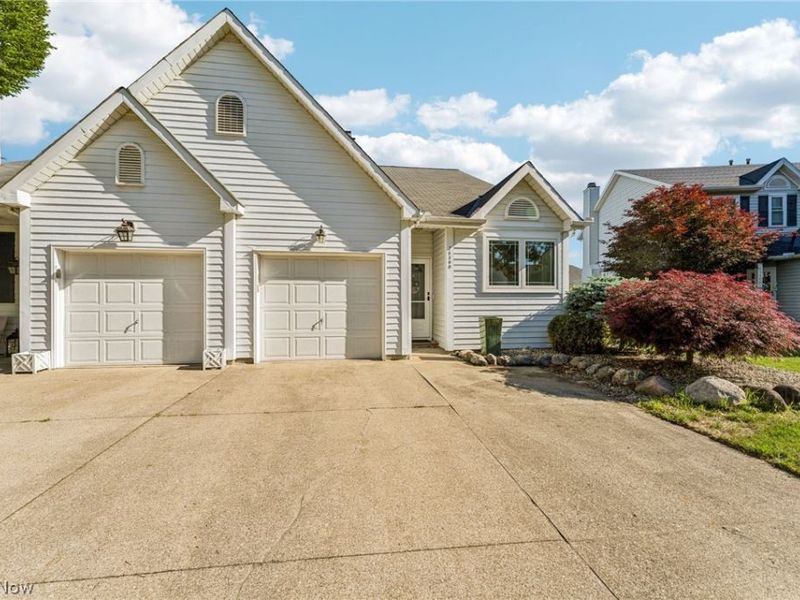 23390 Wainwright Terrace , Olmsted Falls, OH 44138 Photo 1