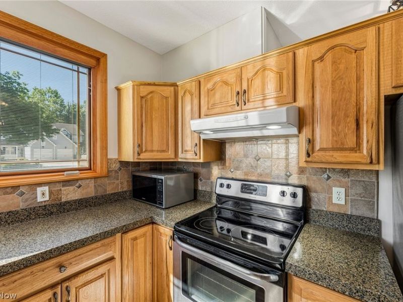23390 Wainwright Terrace , Olmsted Falls, OH 44138 Photo 10