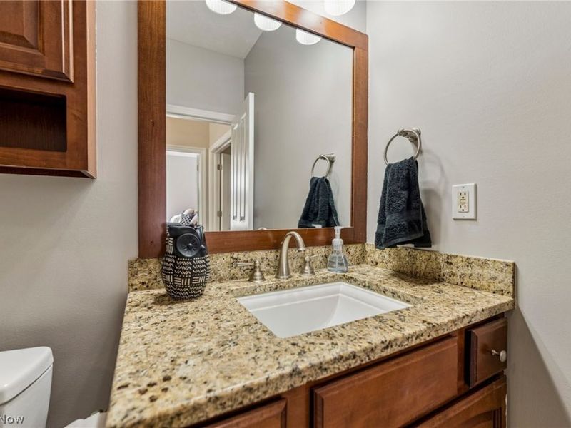 23390 Wainwright Terrace , Olmsted Falls, OH 44138 Photo 21