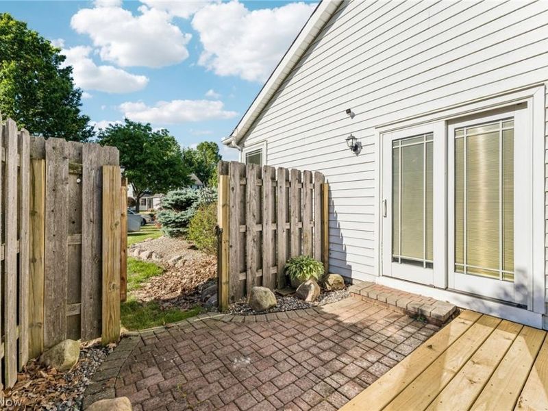 23390 Wainwright Terrace , Olmsted Falls, OH 44138 Photo 36