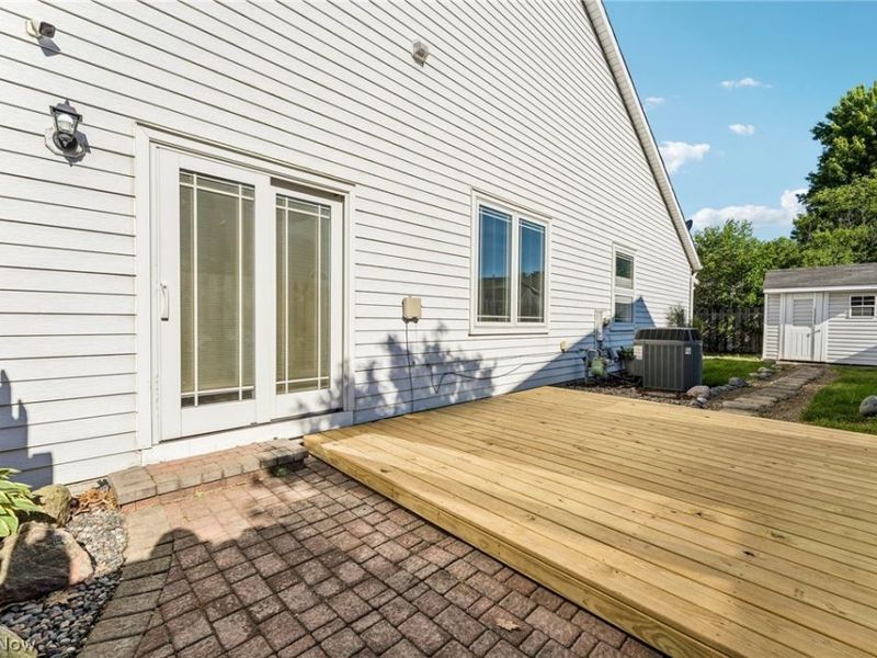 23390 Wainwright Terrace , Olmsted Falls, OH 44138 Photo 37