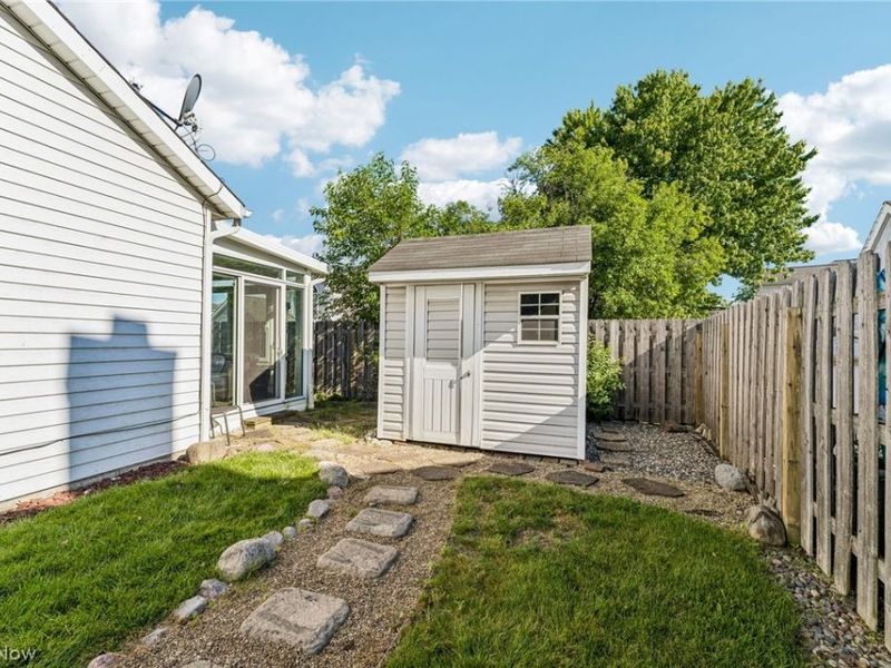 23390 Wainwright Terrace , Olmsted Falls, OH 44138 Photo 38