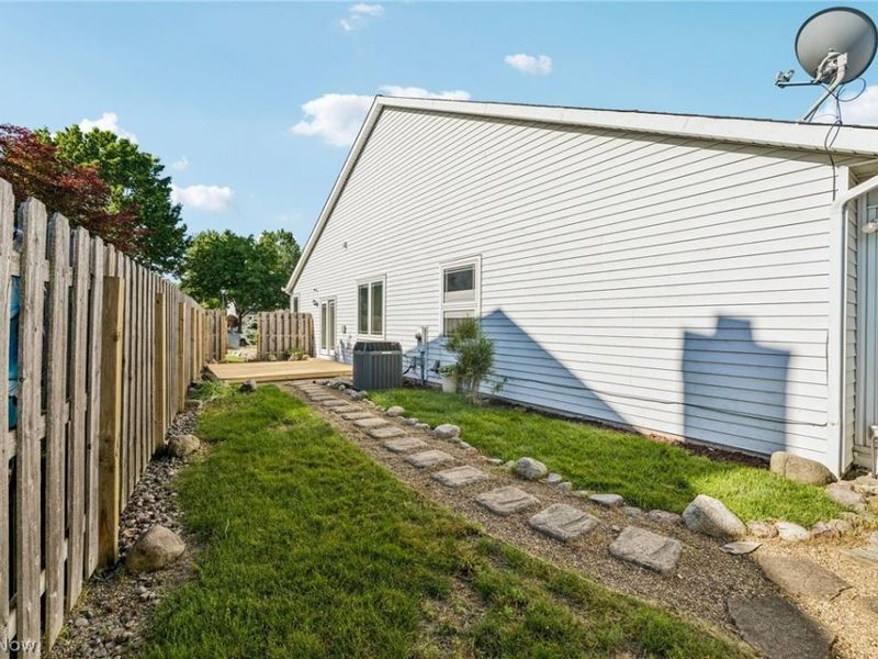 23390 Wainwright Terrace , Olmsted Falls, OH 44138 Photo 39