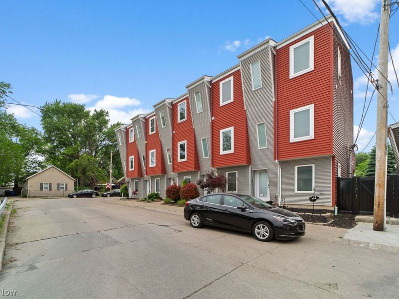 2575 W 9th Street , Cleveland, OH 44113 Photo 2