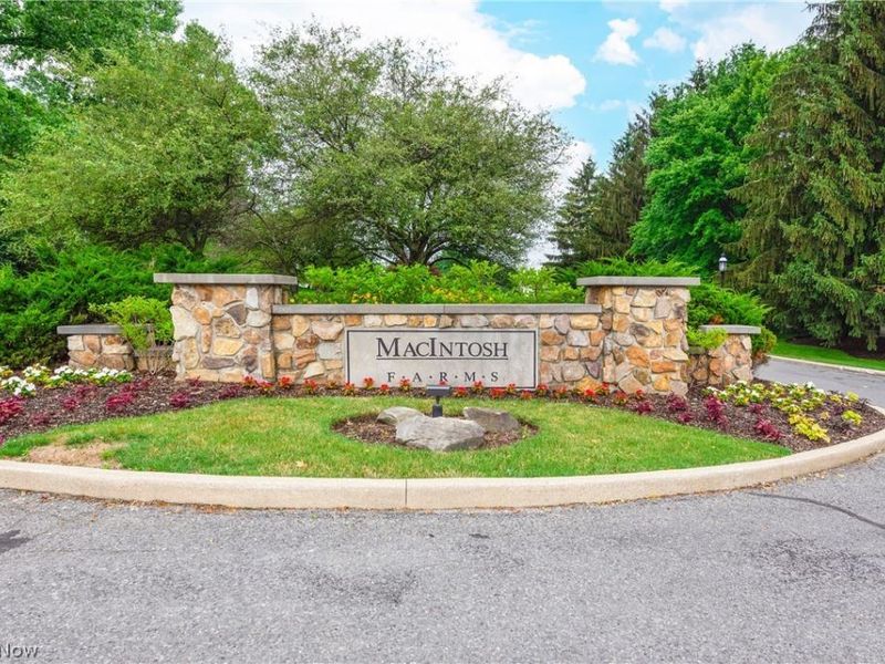 1312 Fieldstone Court , Broadview Heights, OH 44147 Photo 2