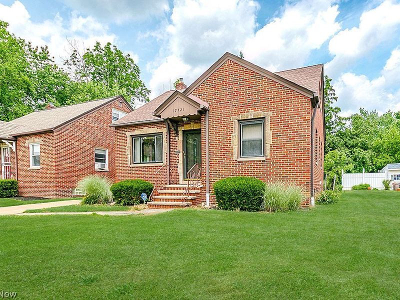 17721 Dillewood Road, Cleveland, OH 44119 Photo 1