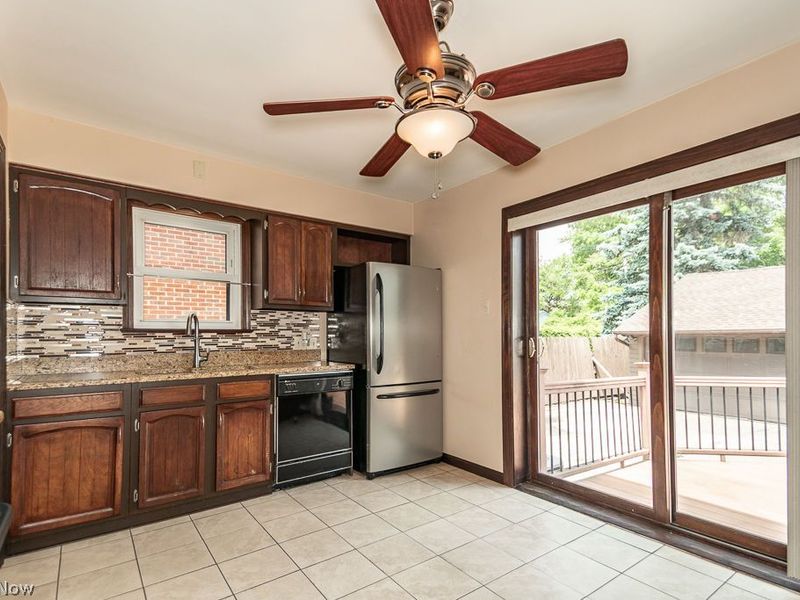 17721 Dillewood Road, Cleveland, OH 44119 Photo 11
