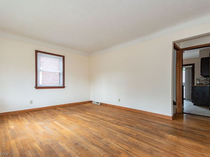 17721 Dillewood Road, Cleveland, OH 44119 Photo 14