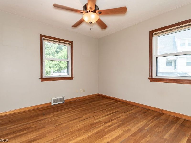 17721 Dillewood Road, Cleveland, OH 44119 Photo 19