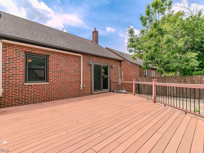 17721 Dillewood Road, Cleveland, OH 44119 Photo 5
