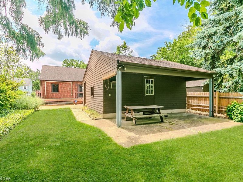 17721 Dillewood Road, Cleveland, OH 44119 Photo 7