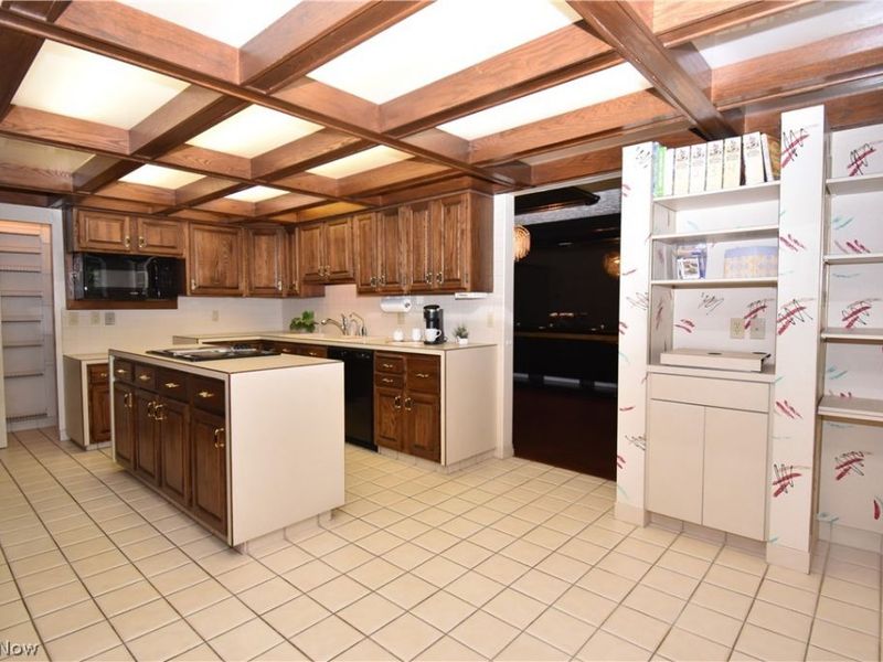 5593 Engleton Lane, Girard, OH 44420 Photo 12