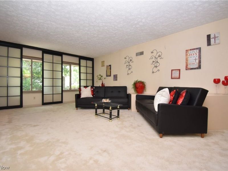 5593 Engleton Lane, Girard, OH 44420 Photo 9