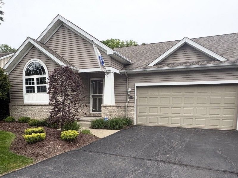 5817 Herons Boulevard, Unit A, Youngstown, OH 44515 Photo 1