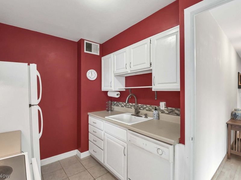 11850 Edgewater Drive , Unit 820, Lakewood, OH 44107 Photo 15