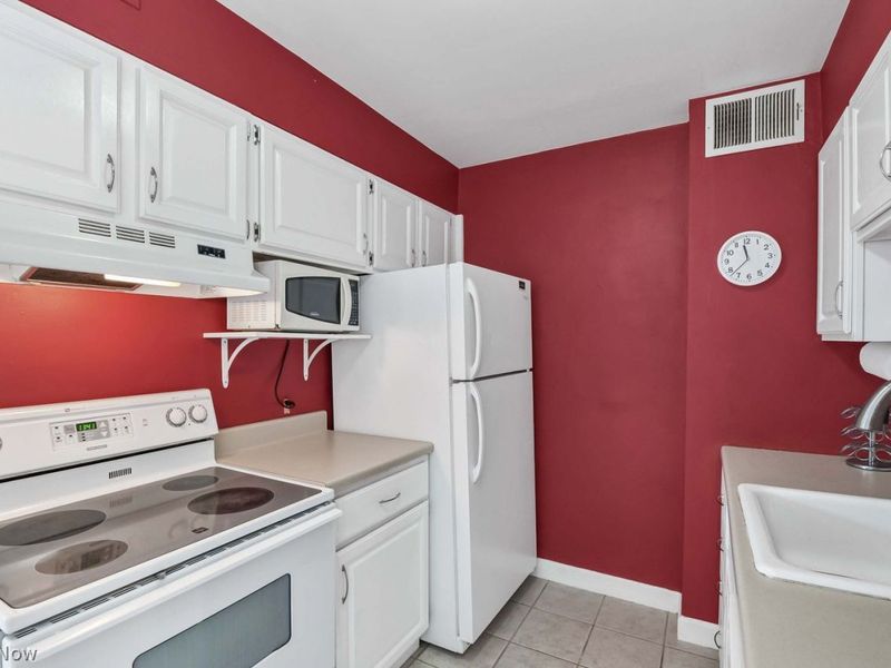 11850 Edgewater Drive , Unit 820, Lakewood, OH 44107 Photo 18