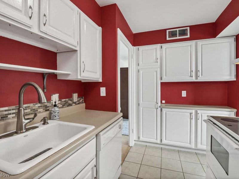 11850 Edgewater Drive , Unit 820, Lakewood, OH 44107 Photo 19