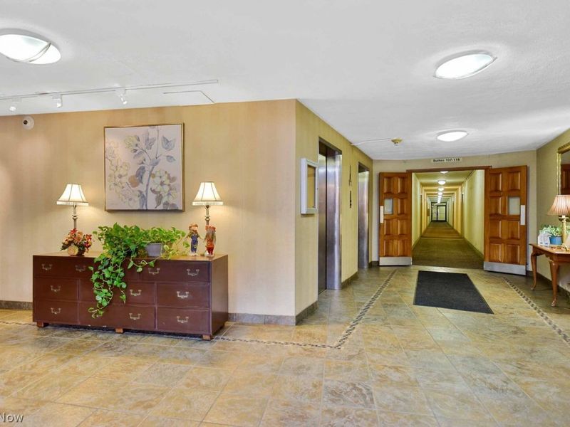 11850 Edgewater Drive , Unit 820, Lakewood, OH 44107 Photo 4