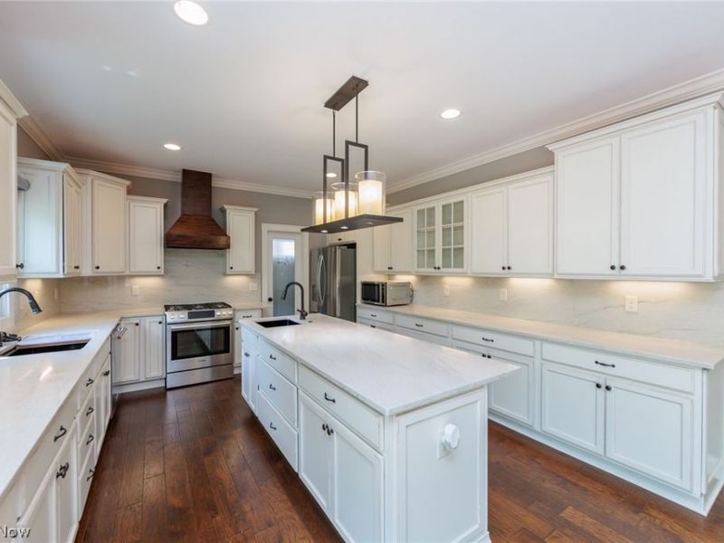 2 Creek Ridge , Rocky River, OH 44116 Photo 12