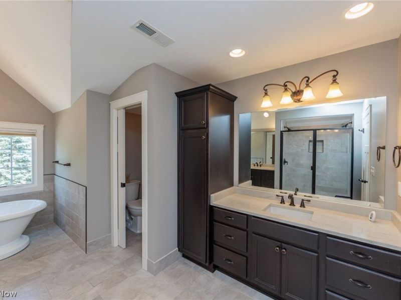 2 Creek Ridge , Rocky River, OH 44116 Photo 33