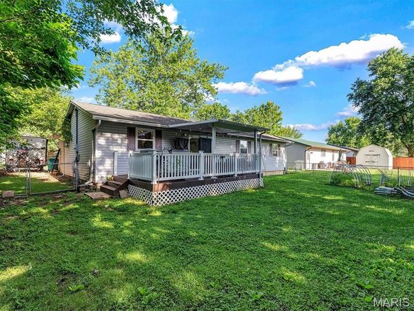 572 Lake Meadow Drive , Sullivan, MO 63080