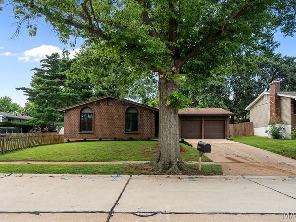 555 Braebridge Road, Manchester, MO 63021