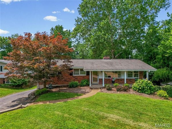 11706 Doverhill Drive, Sunset Hills, MO 63128