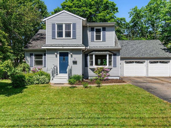 1 Hiawatha Avenue, Essex Junction, VT 05452