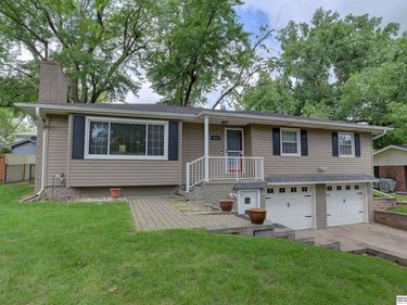 2216 S 110th Street, Omaha, NE 68144