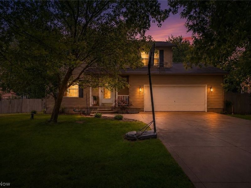 11032 Titus Avenue NW, Uniontown, OH 44685 Photo 1