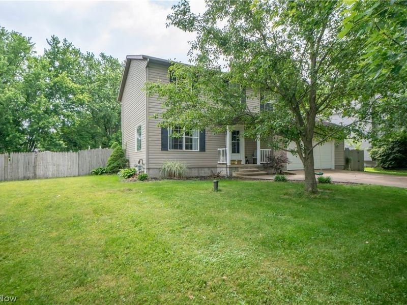 11032 Titus Avenue NW, Uniontown, OH 44685 Photo 2