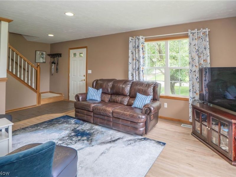 11032 Titus Avenue NW, Uniontown, OH 44685 Photo 8