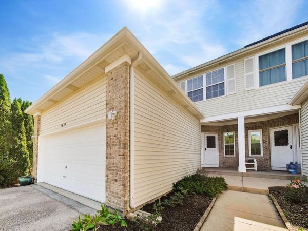 1039 Viewpoint Drive , Lake In The Hills, IL 60156